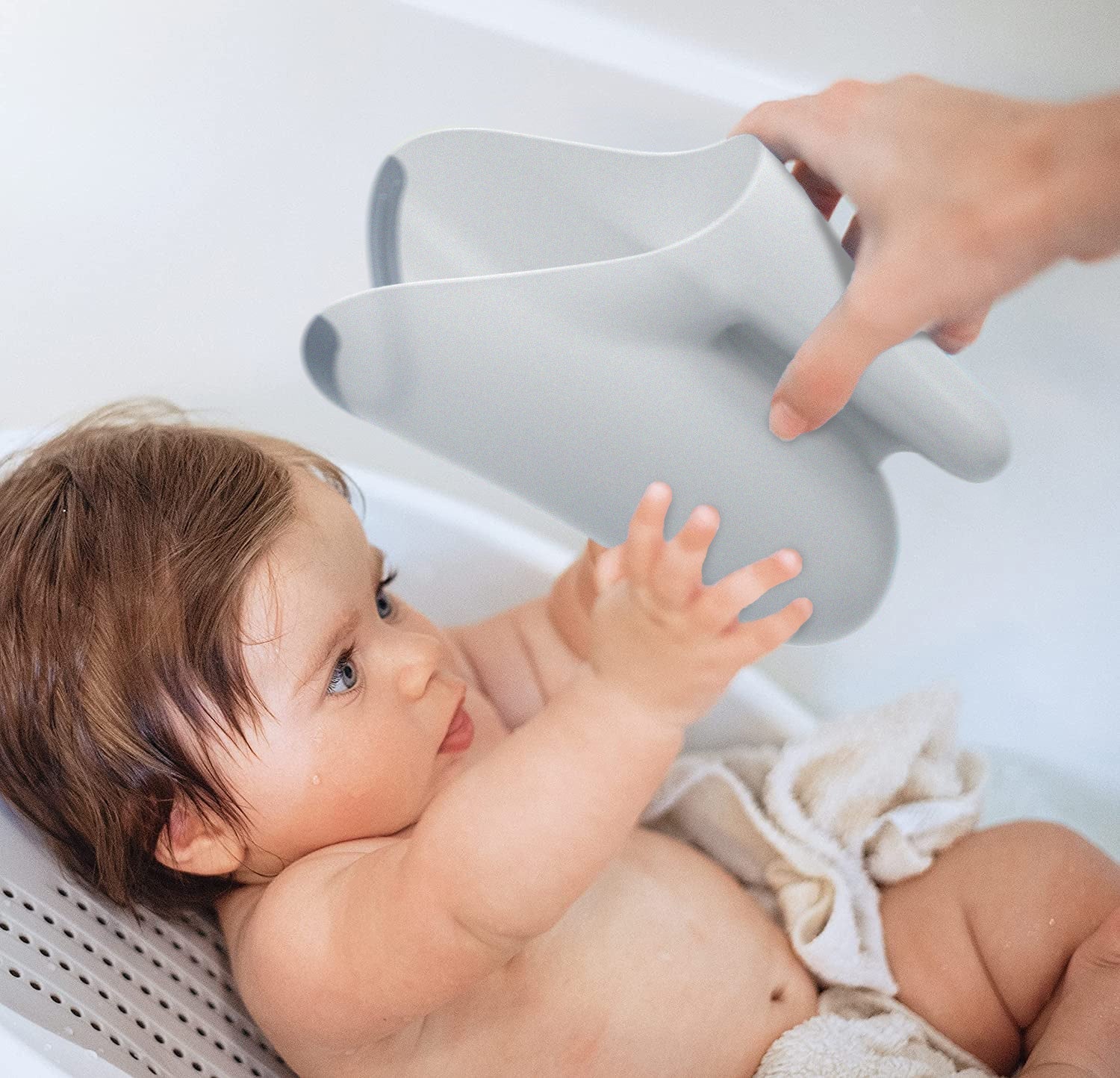 Tear-Free Rinse Pail #014LP