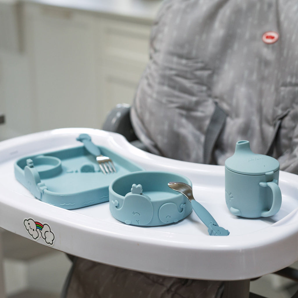 Animal Friends 6-Piece Dinnerware Set - Blue Whale #328UZ