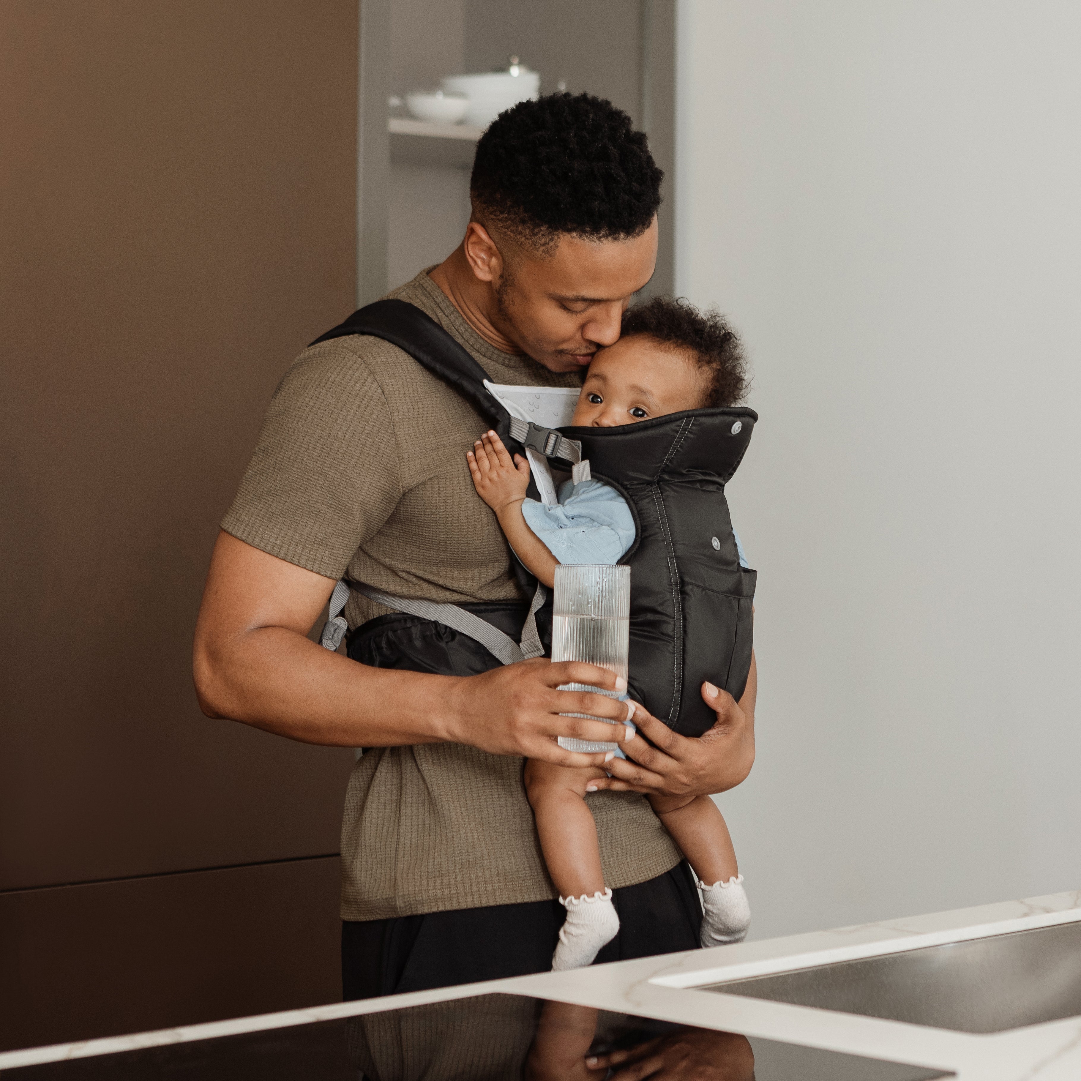 Deluxe Baby Carrier | Black #2575W