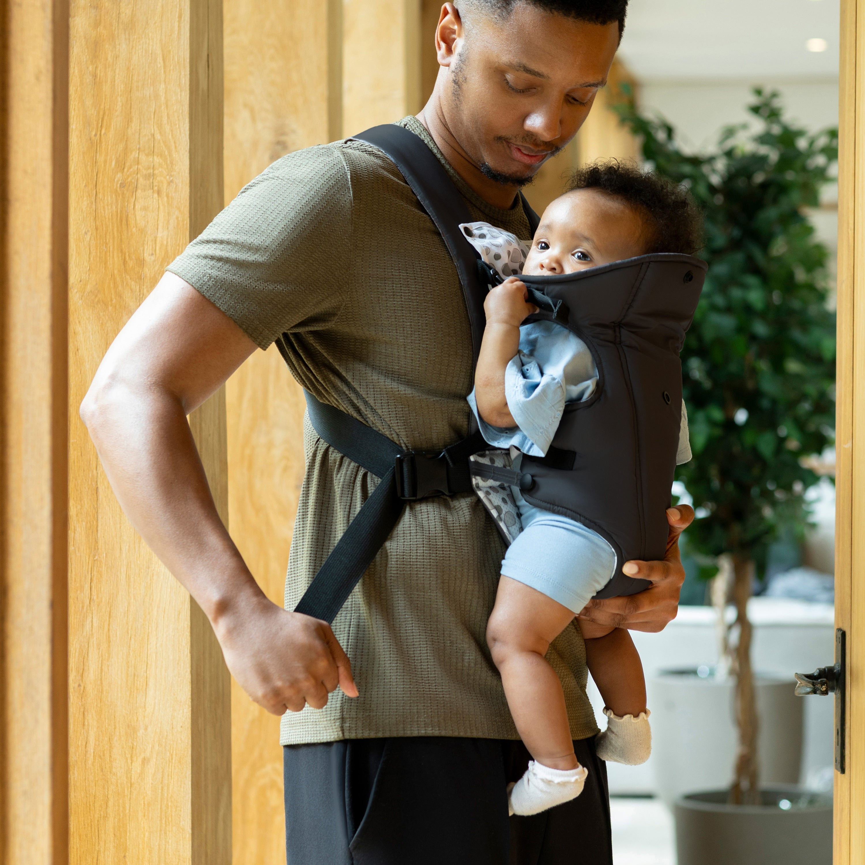 Classic Baby Carrier | Black #290P6
